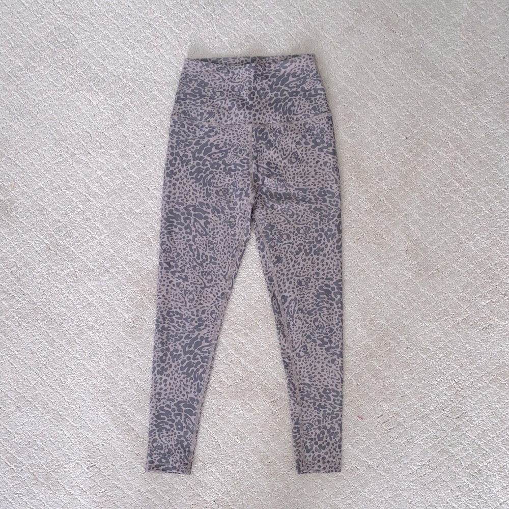 Beyond yoga leggings, leopard, size small